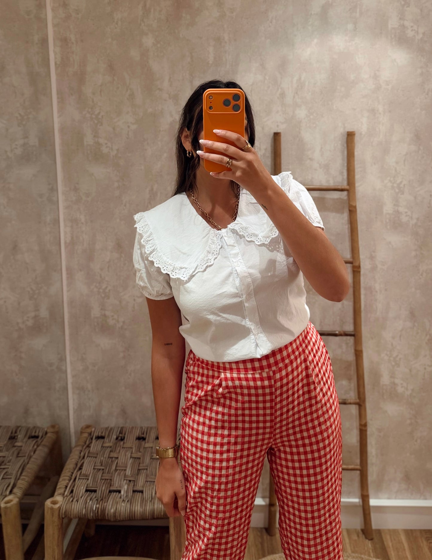 Camiseiro com Gola Babete e Renda