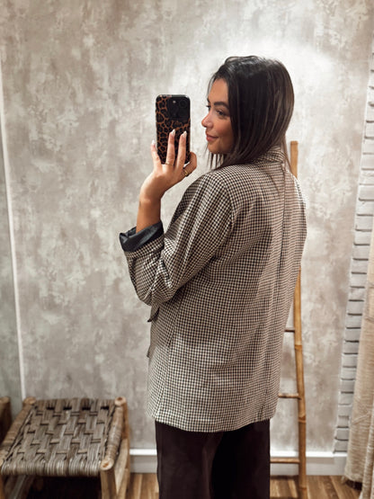 Blazer em tecido tipo fazenda com padrão vichy