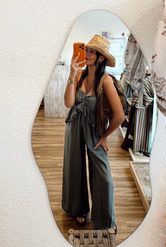 Macacão Halter com Folhos
