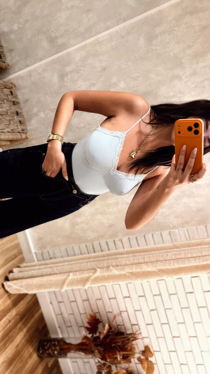 Body em licra com renda