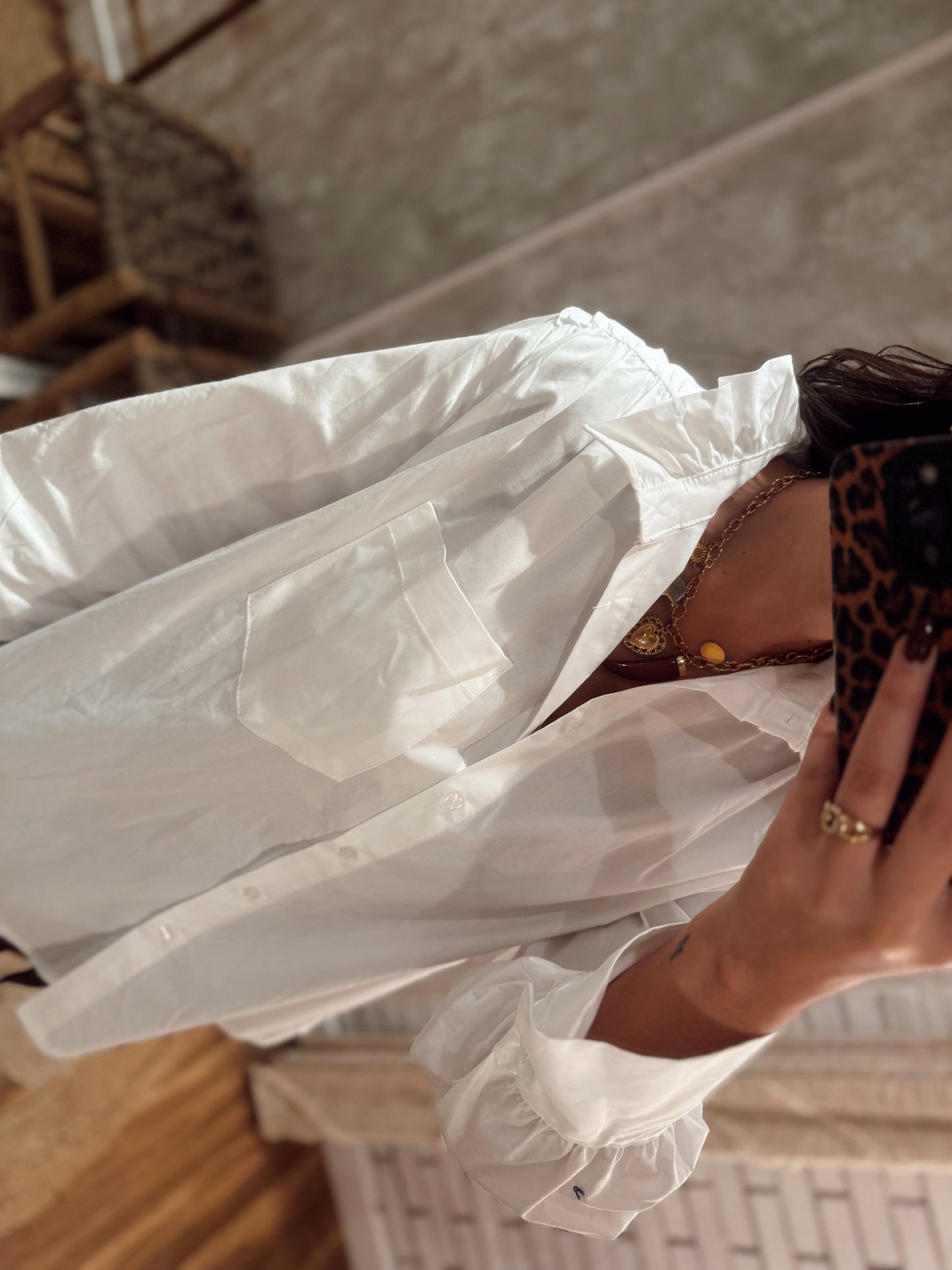 Camisa branca c/folho na gola