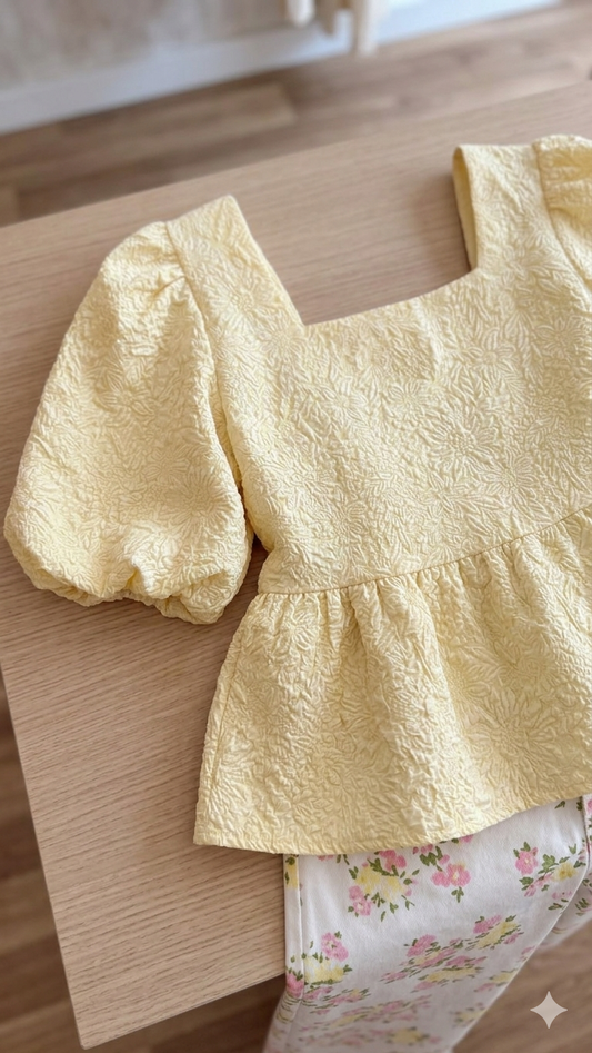 Top Peplum Amarelo com Textura e Decote Quadrado