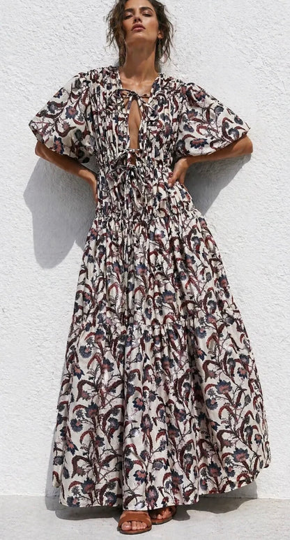 Vestido Comprido Floral em Camadas