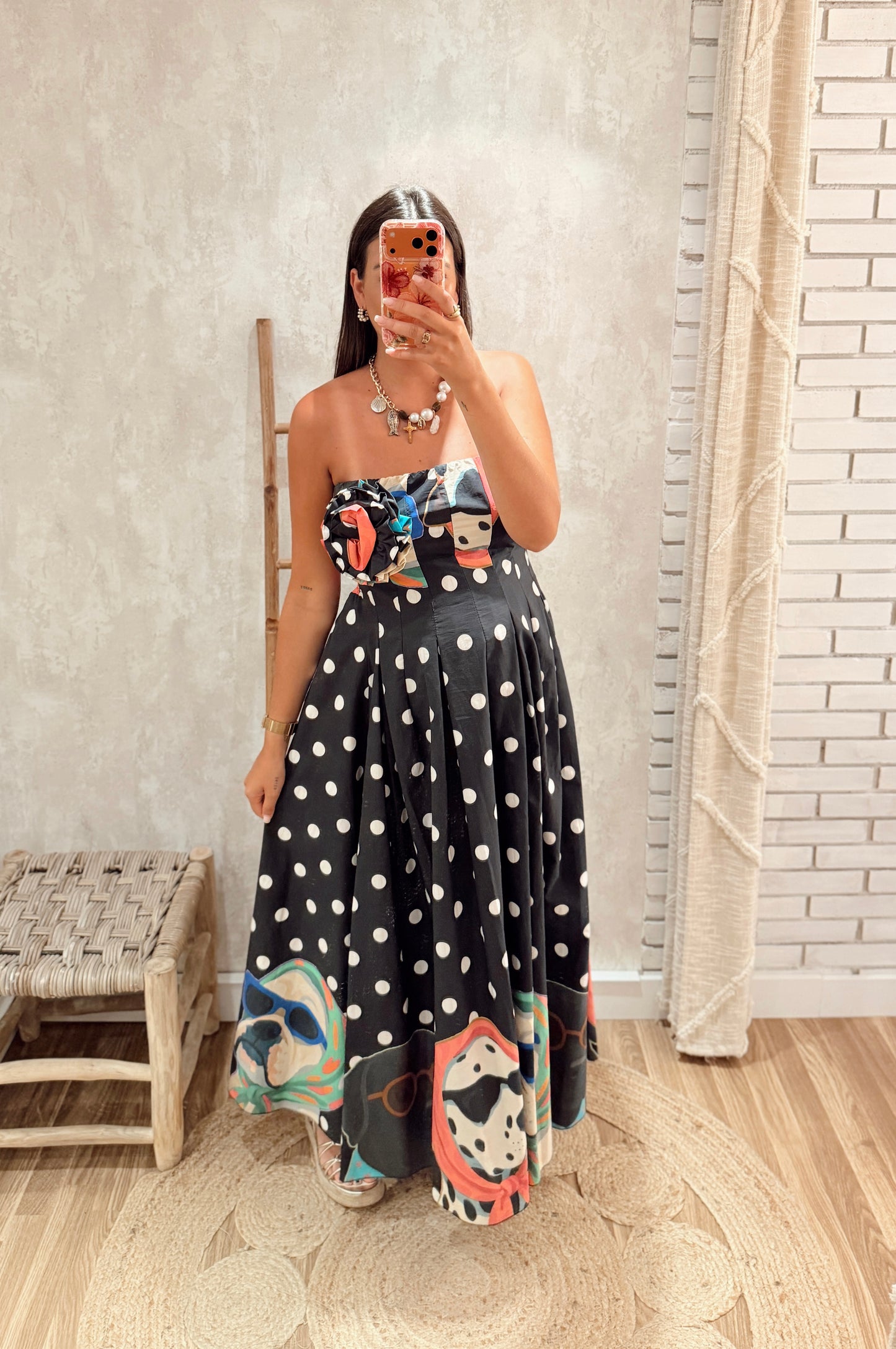 Vestido C/polka dots e cães