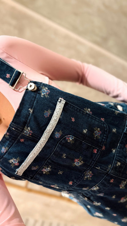 Jardineiras em ganga c/ padrão floral