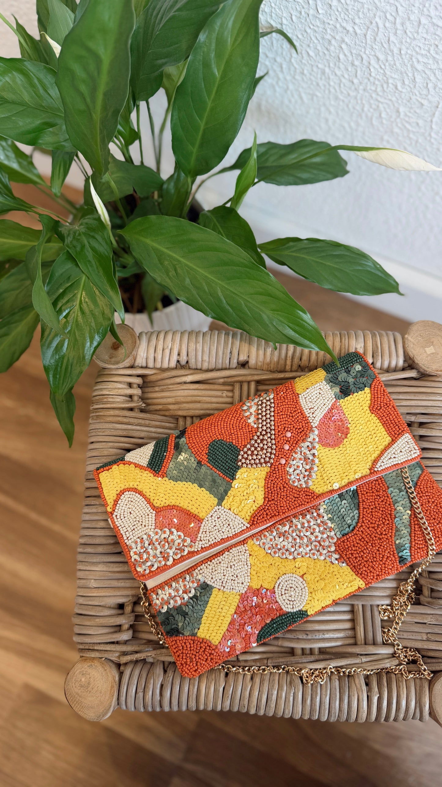 Pochete Bordada com Miçangas