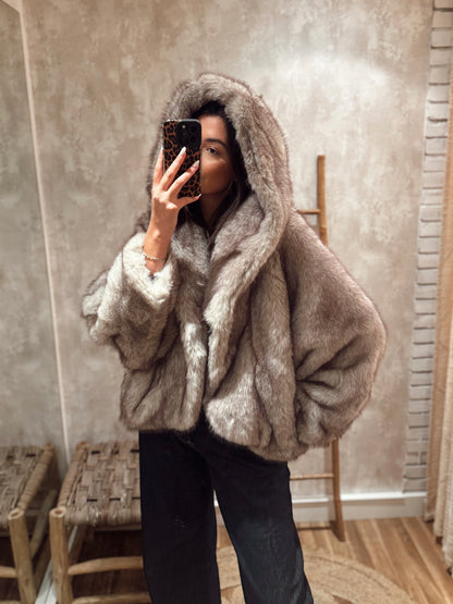 Casaco de pêlo c/carapuço