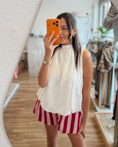 Top c/Bordado inglês Halter com Costas Abertas