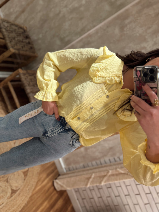 Blusa com gola babete