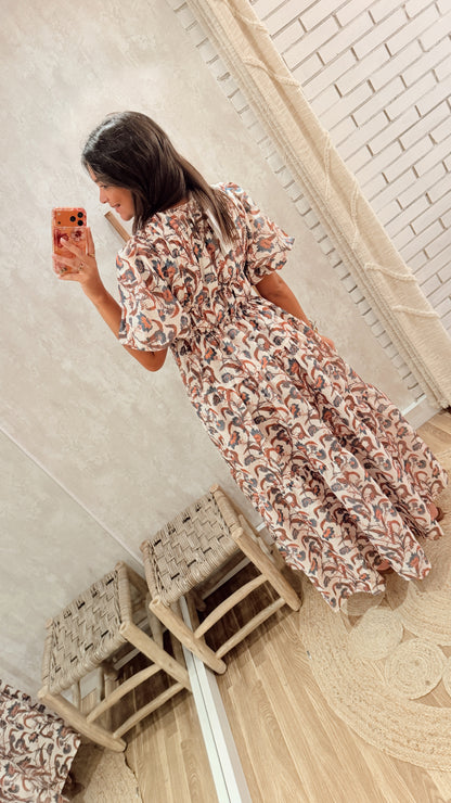 Vestido Comprido Floral em Camadas