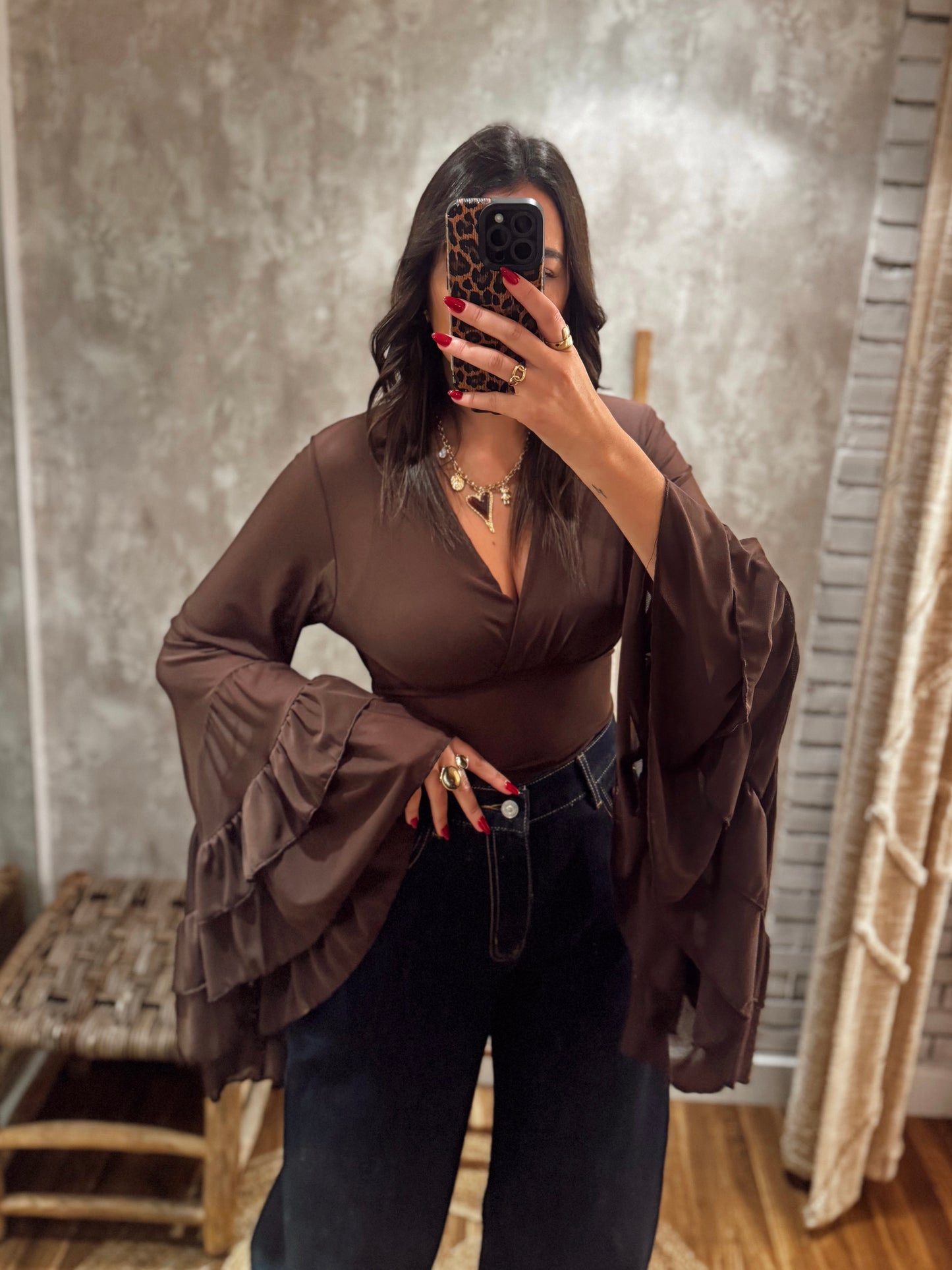 Body em V c/ mangas largas c/folhos