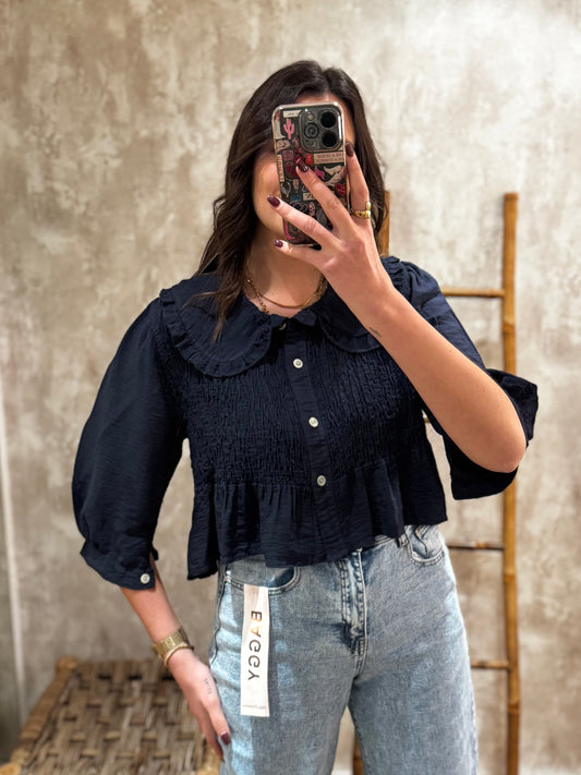 Blusa com gola Babete
