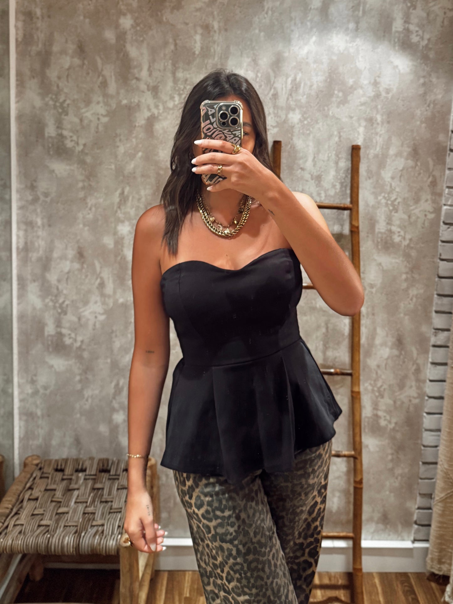 Top cai-cai c/efeito peplum na zona inferior