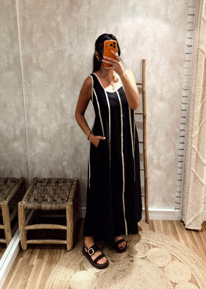 Vestido Longo Linhas Verticais