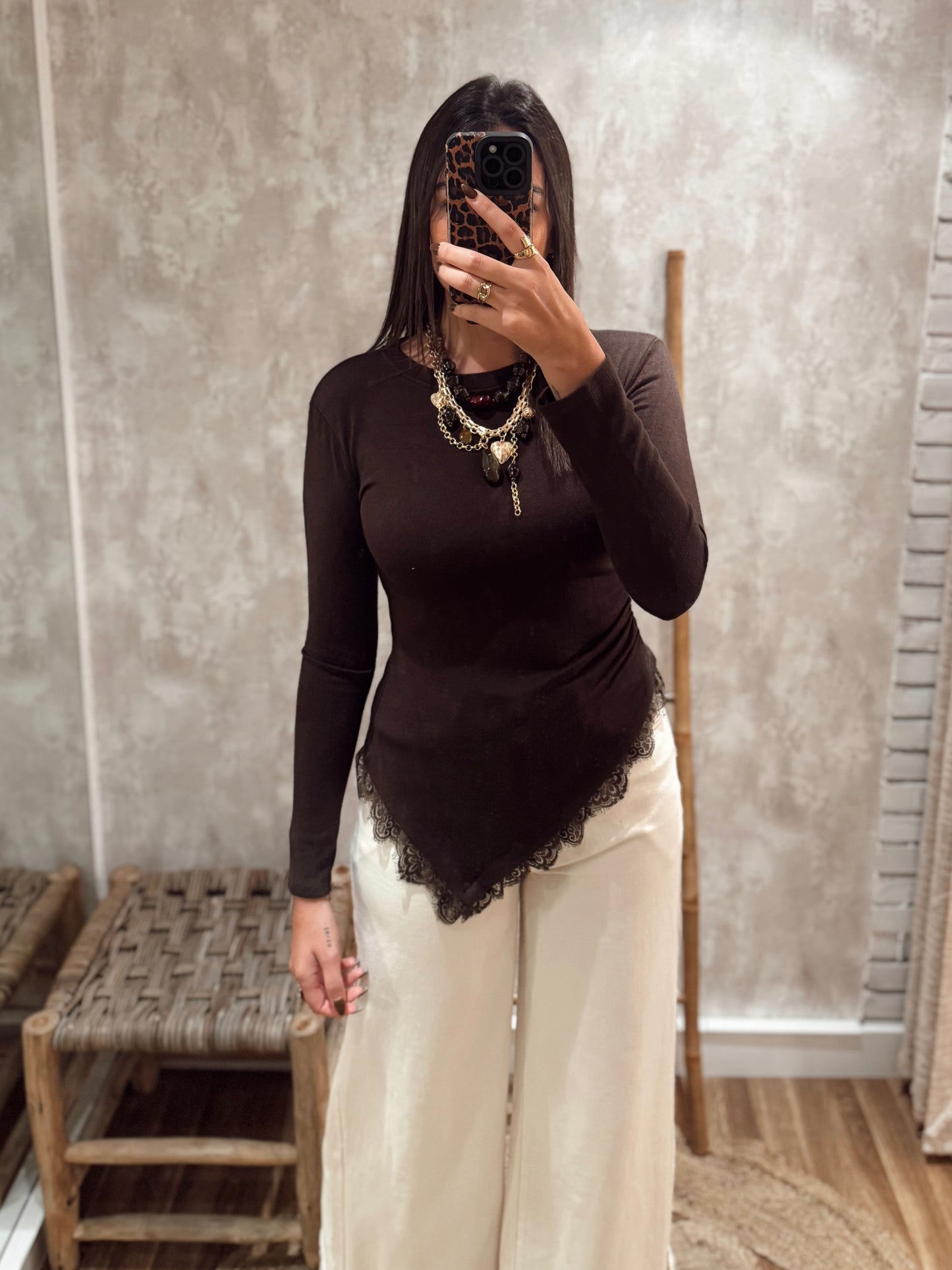 Camisola de malha assimétrica c/renda