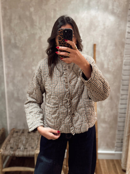 Casaco acolchoado aos quadradinhos