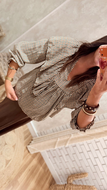 Blusa aos Quadrados com Folhos