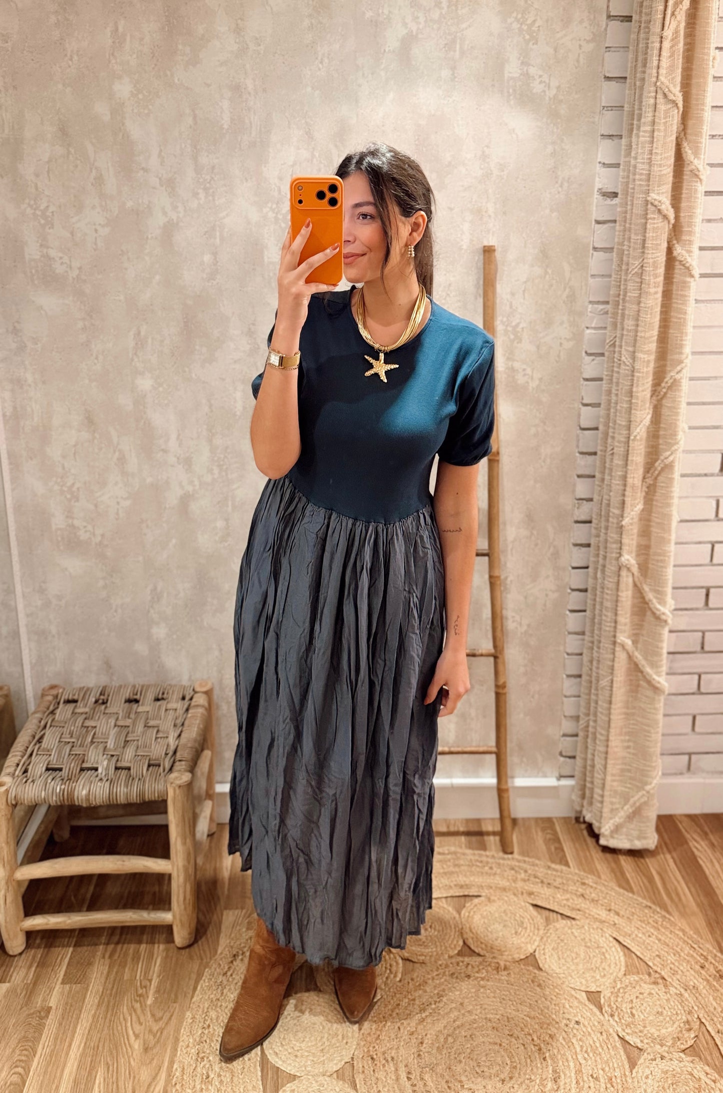 Vestido midi com parte de cima em t-shirt canelada