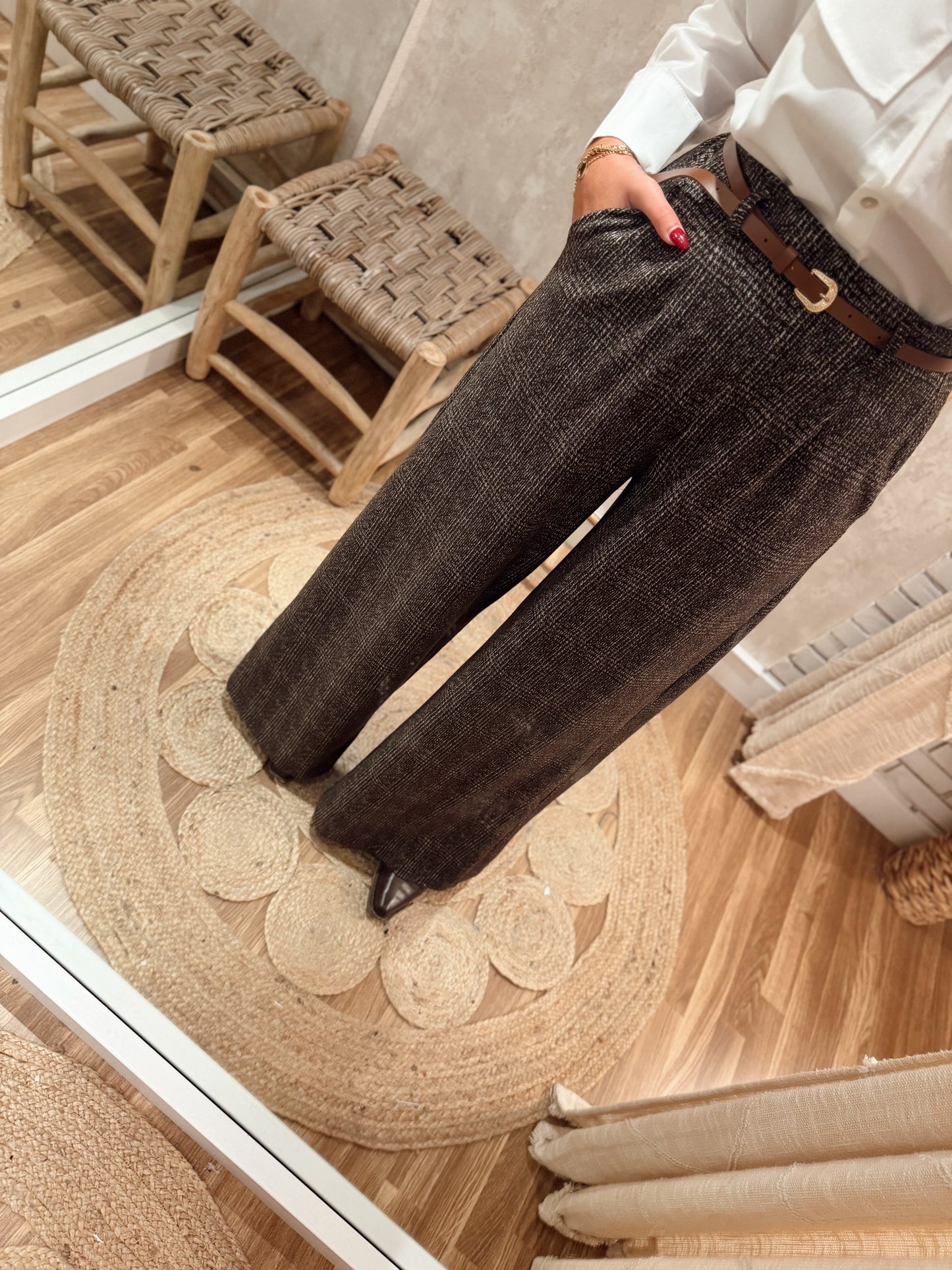 Calças de Perna Larga com Padrão Xadrez em Tons de Castanho e Bege