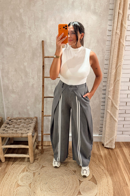 Calças Wide Leg com Riscas