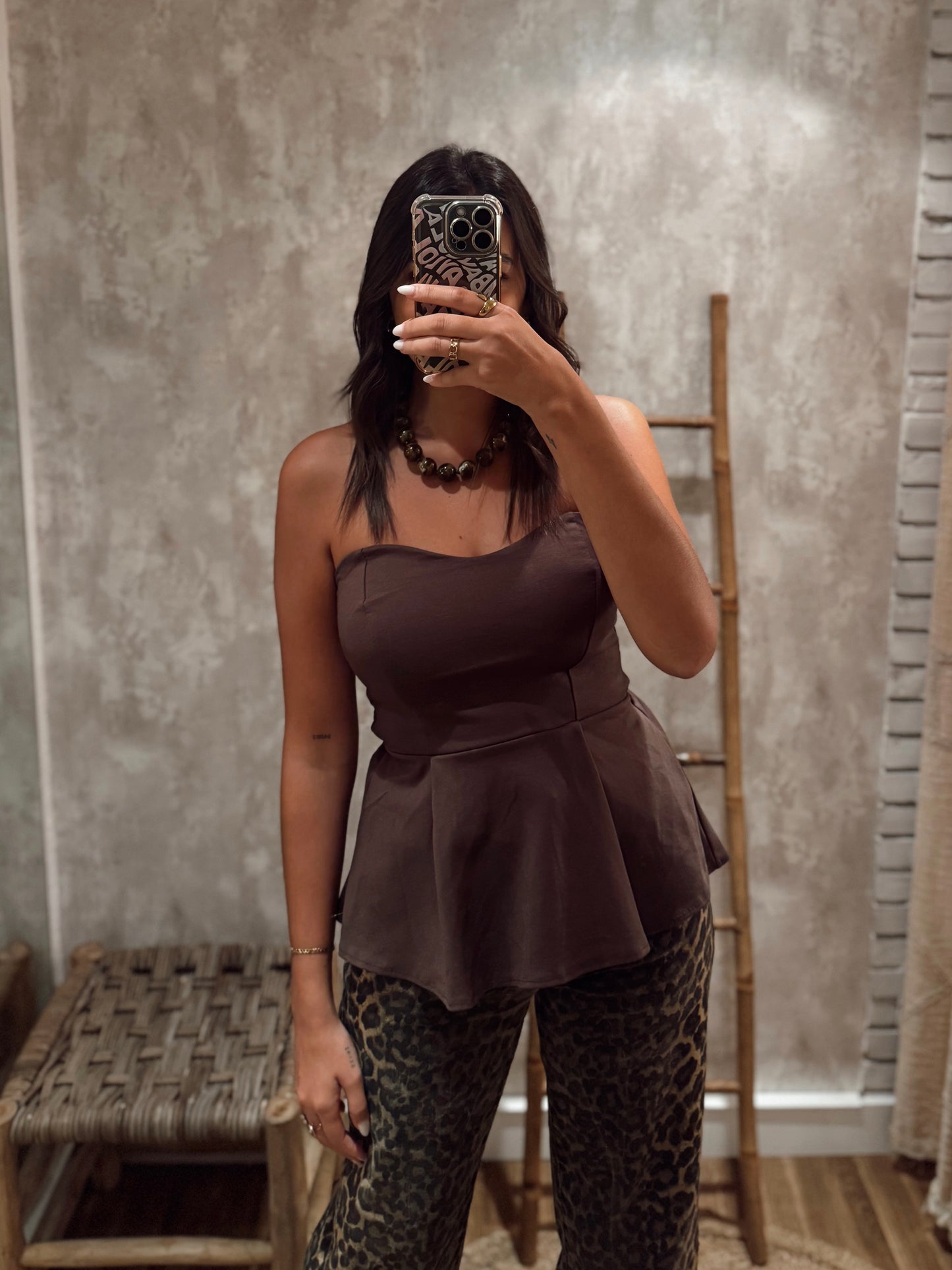 Top cai-cai c/efeito peplum na zona inferior
