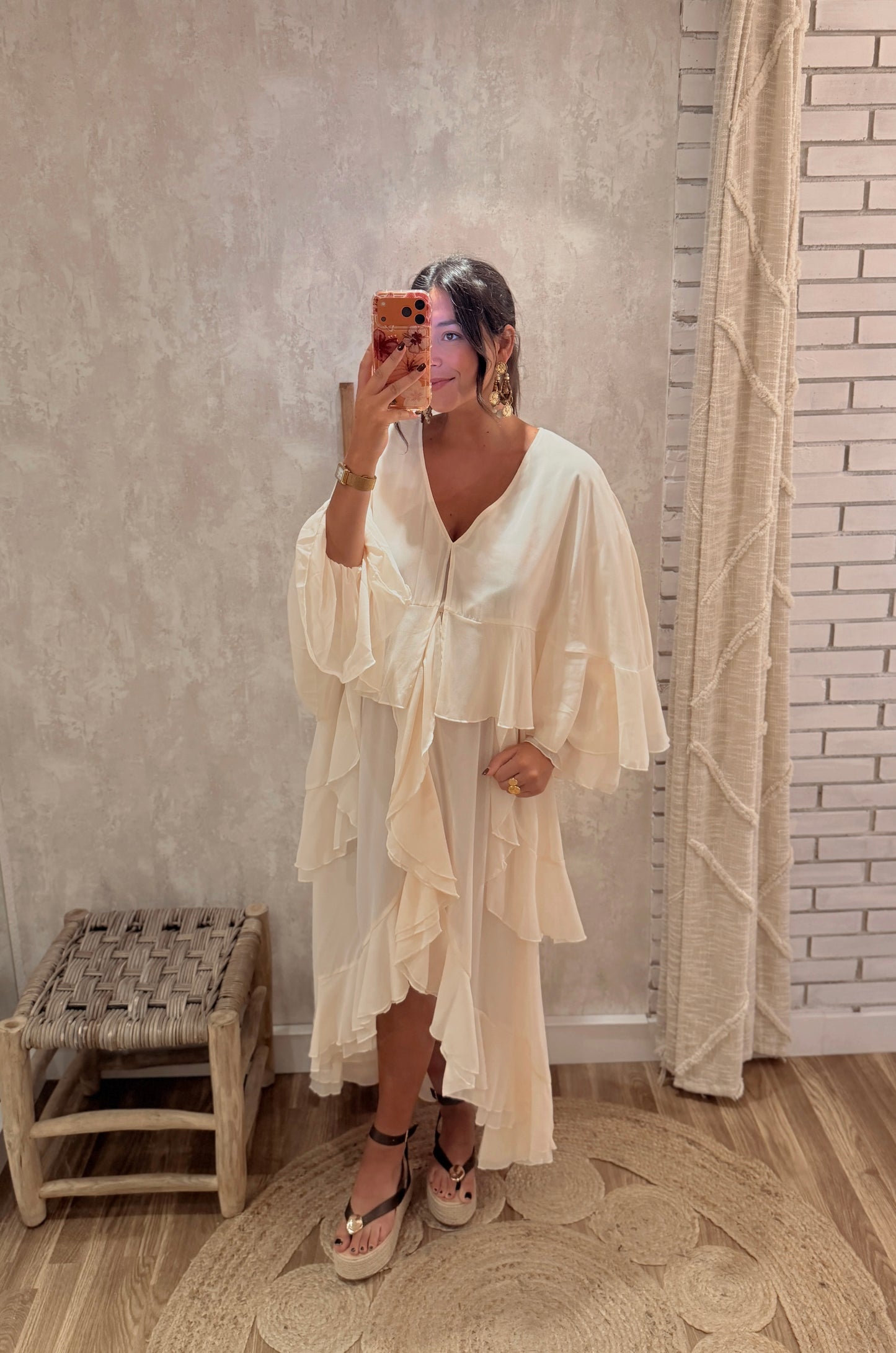 Vestido Fluido com Folhos