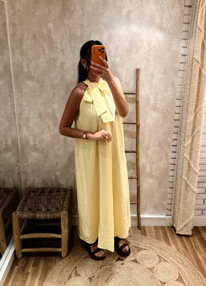 Vestido c/Decote halter c/ laço ajustável