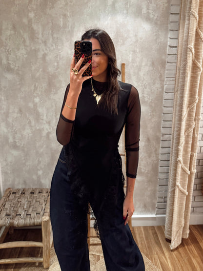 Blusa assimétrica c/renda