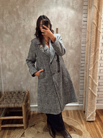 Casaco Clássico em Fazenda com Alfinetes Removíveis - Branco/preto