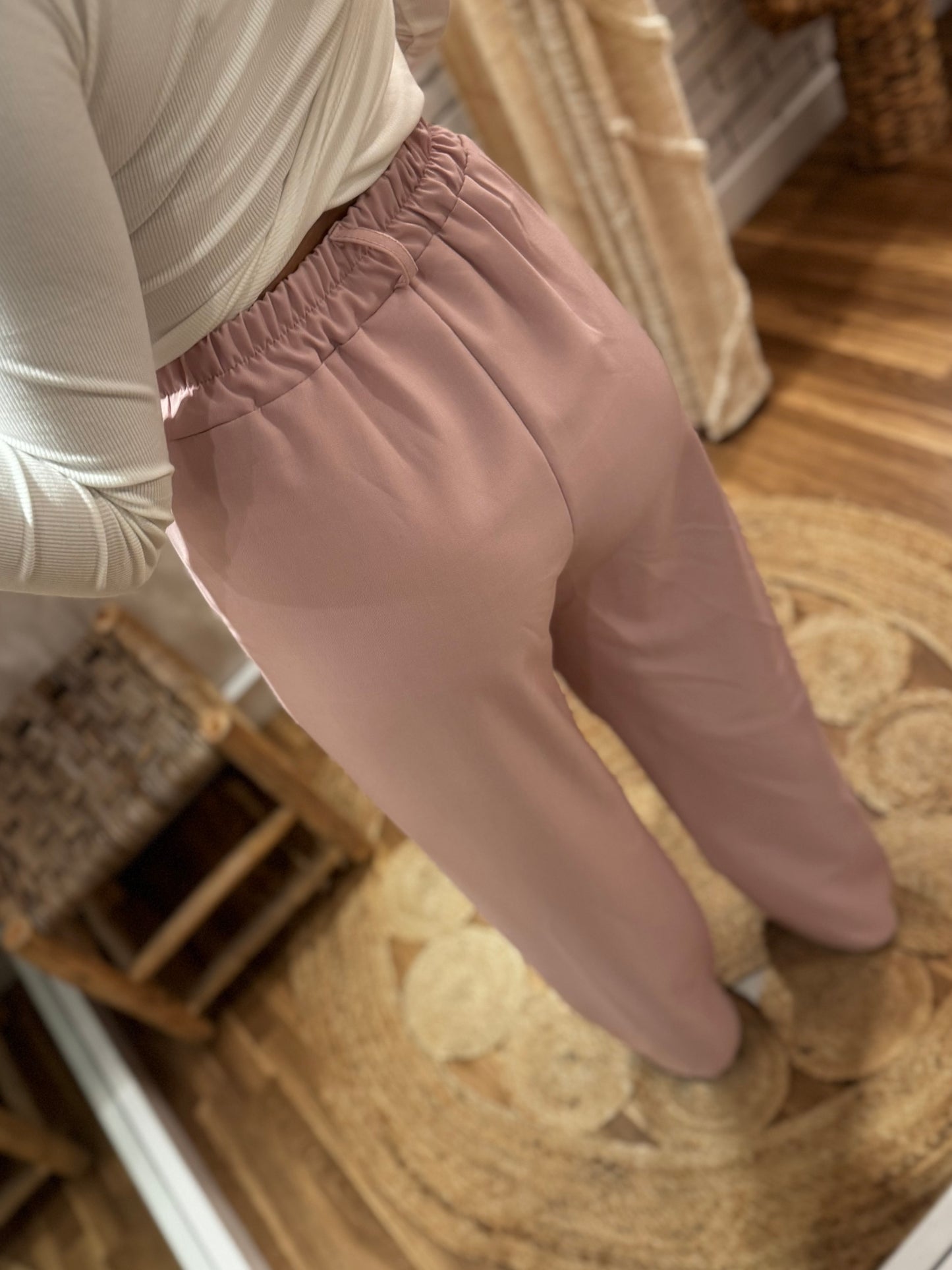 Pantalones palazzo de corte fluido