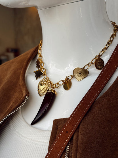 Collar con colgantes