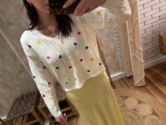 Chaqueta bordada con corazones de colores