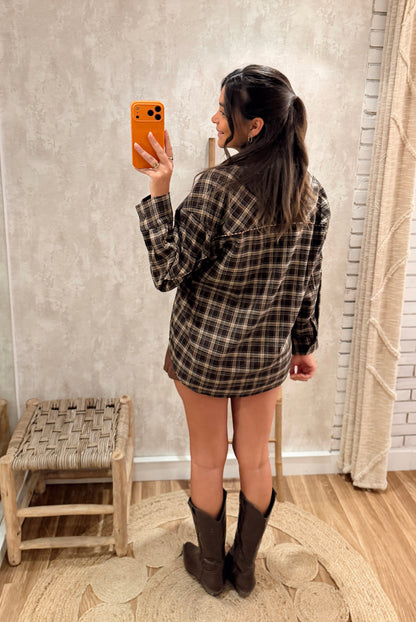 Camisa Xadrez Oversize com Aplicações