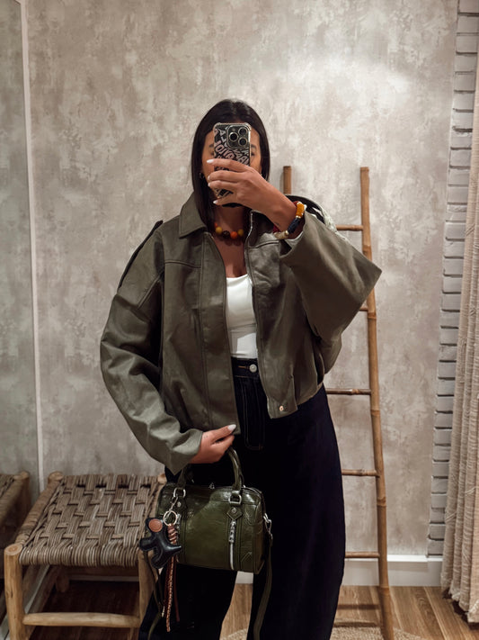 Bomber em camurça oversized -Verde
