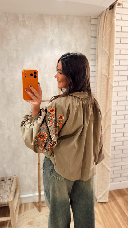 Bomber com Mangas Balão e estampa floral