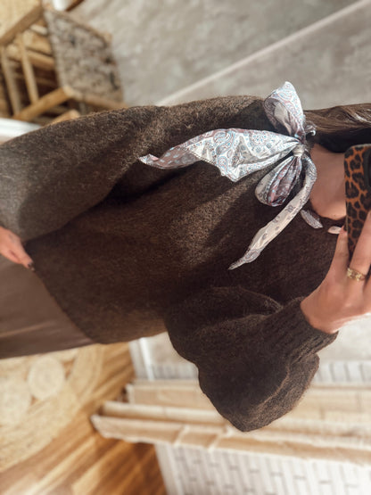 Camisola em Malha c/Lenço Incorporado