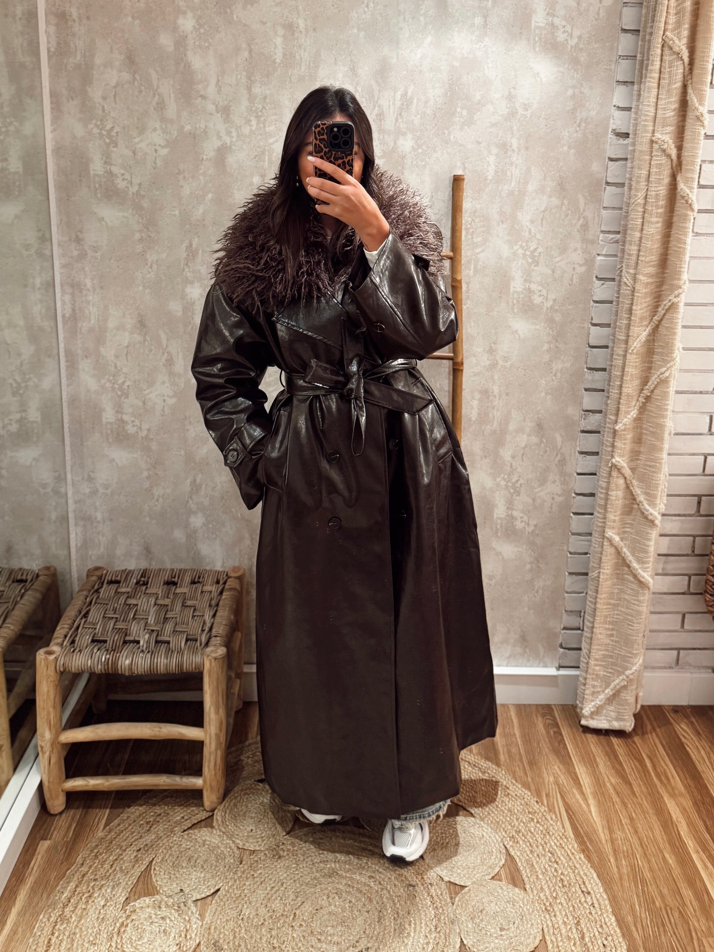 Gabardine forrada c/pêlo castanha - Mochy