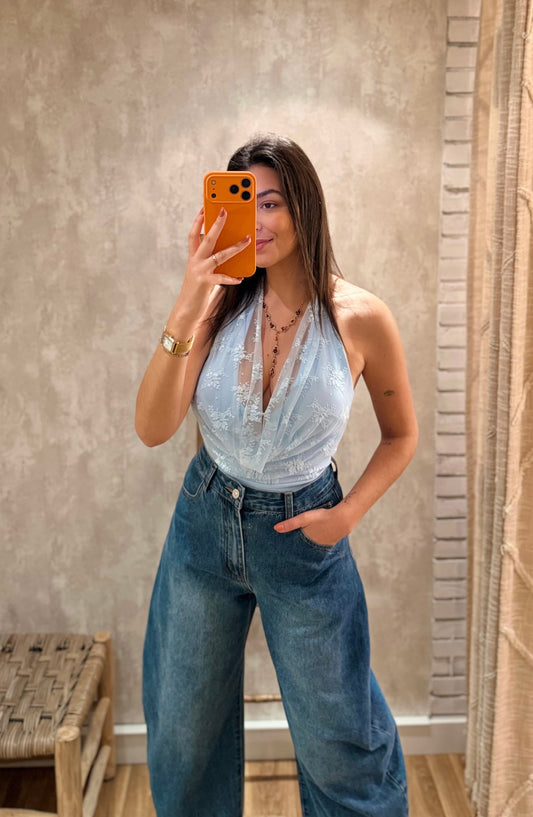 Body em Renda com Ajuste ao Pescoço