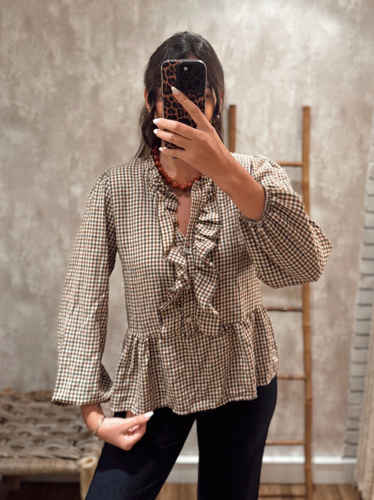 Blusa leve em tecido estampado aos quadradinhos