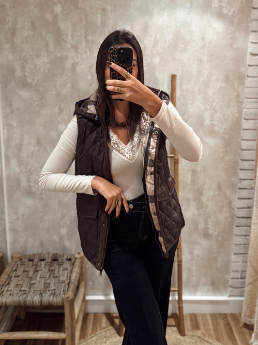 Colete acolchoado em tecido impermeável-Castanho