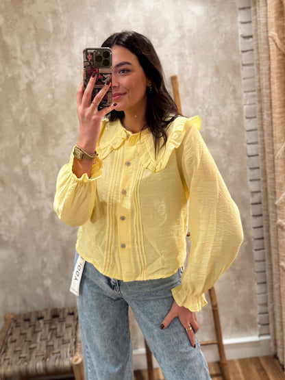 Blusa com gola babete