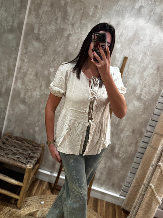 Blusa em linho c/atilhos