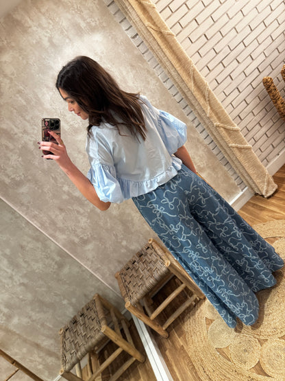 Pantalones de pierna ancha con estampado de lazo