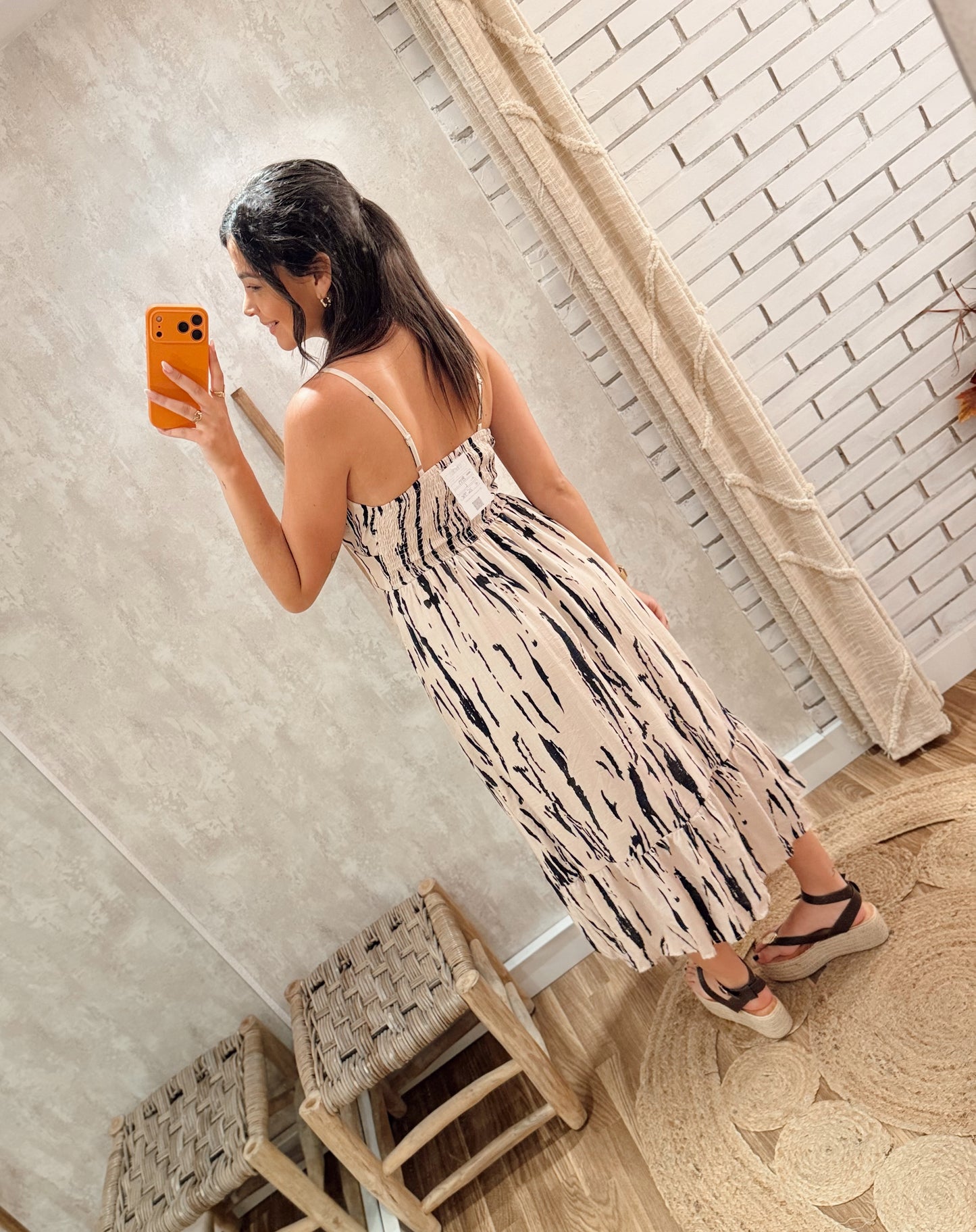 Vestido Midi Estampado com Botões Frontais