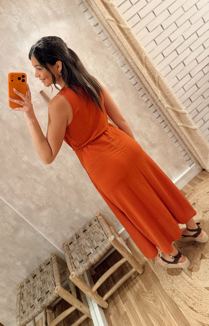 Vestido Midi Cruzado com Detalhe em Madeira