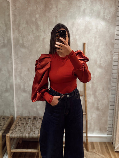 Blusa c/mangas em tecido acetinado