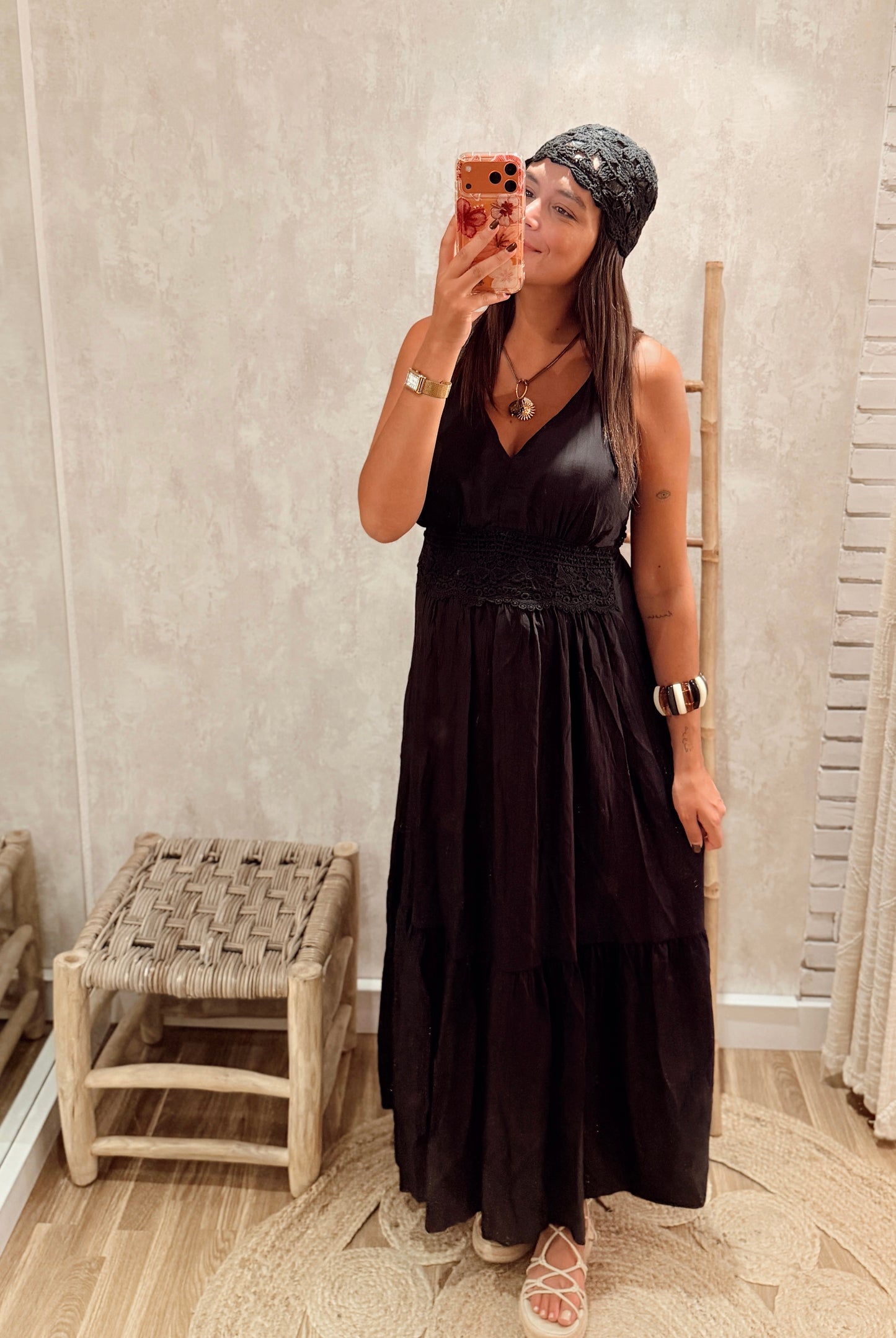 Vestido Comprido com Renda e Costas Abertas