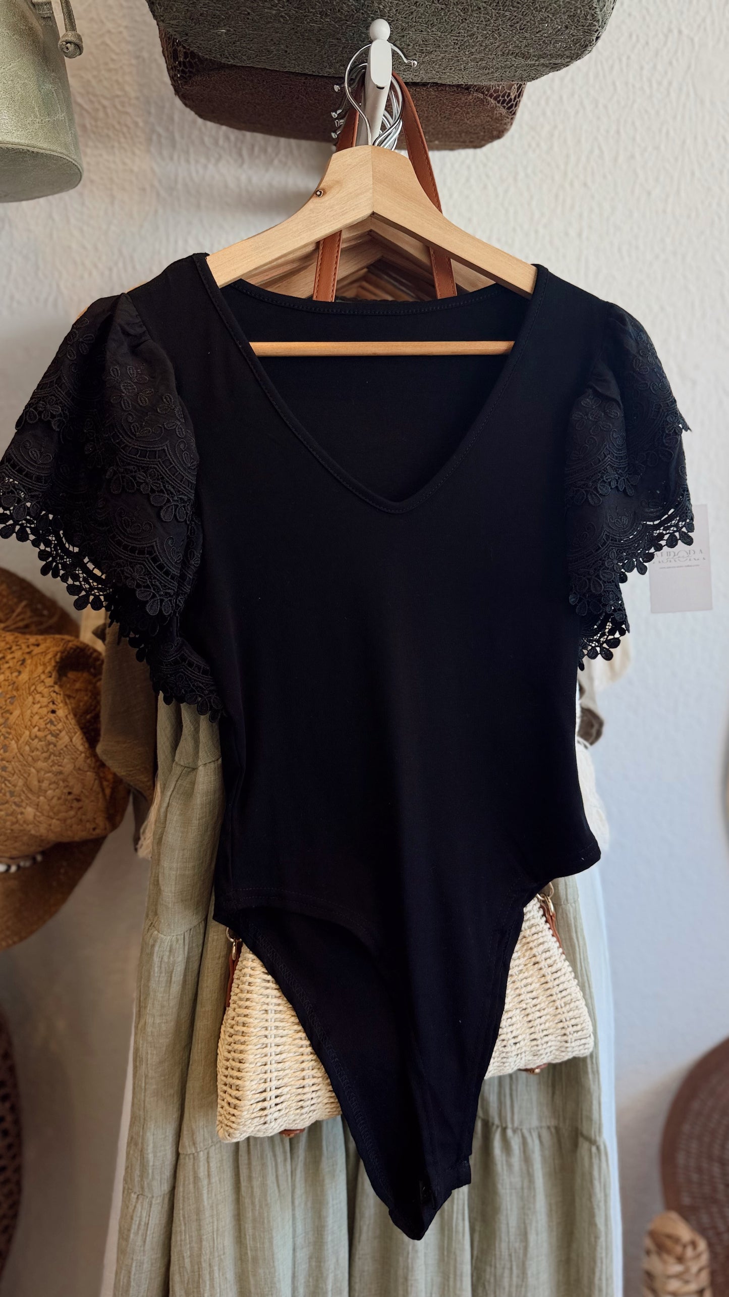 Body em algodão c/mangas rendadas