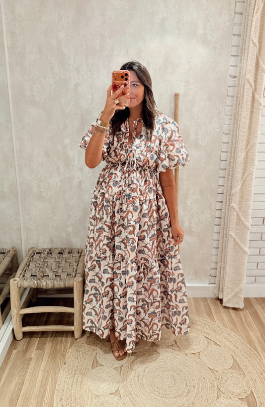 Vestido Comprido Floral em Camadas