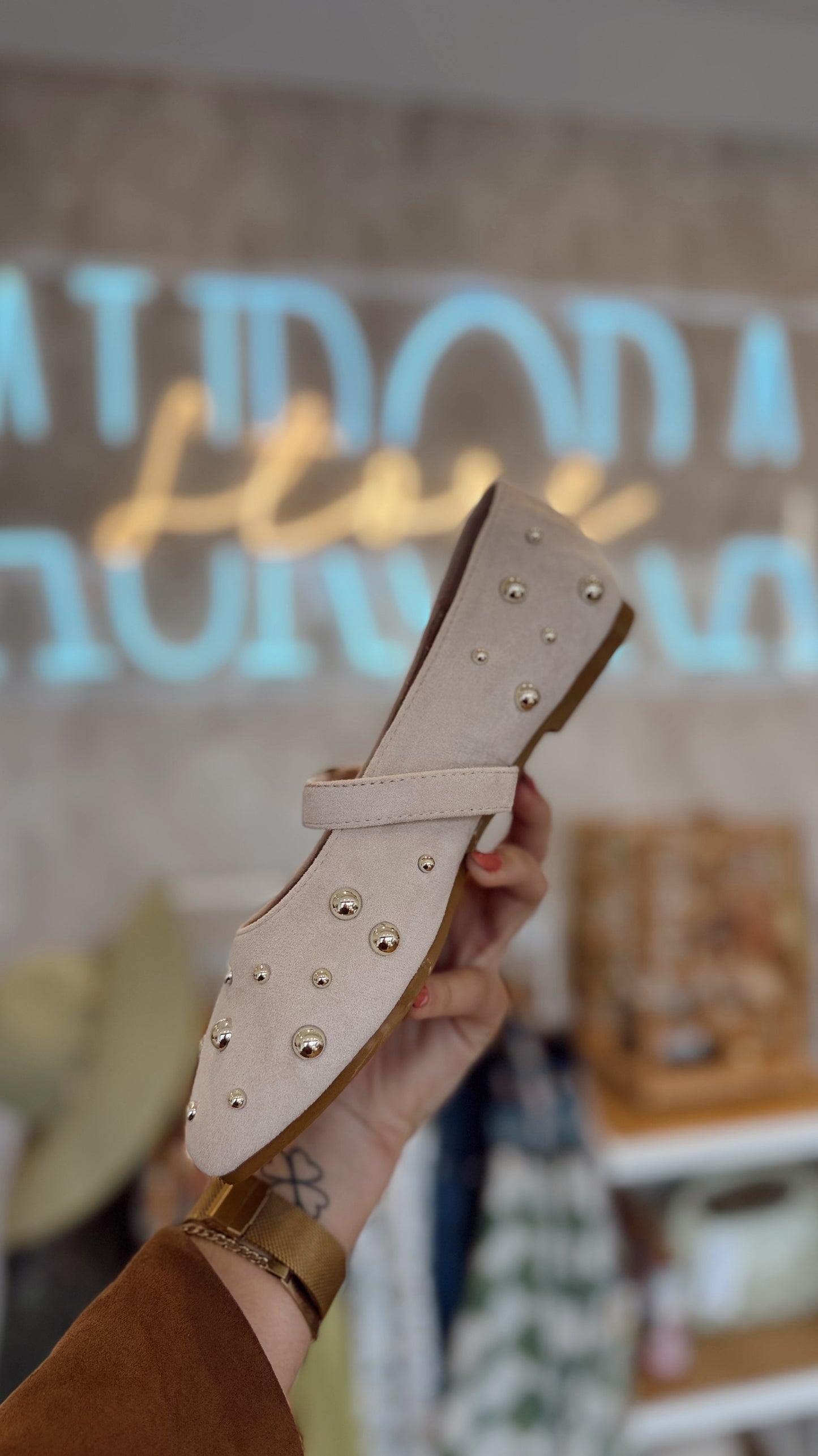 Sabinas Bege com Tachas Douradas